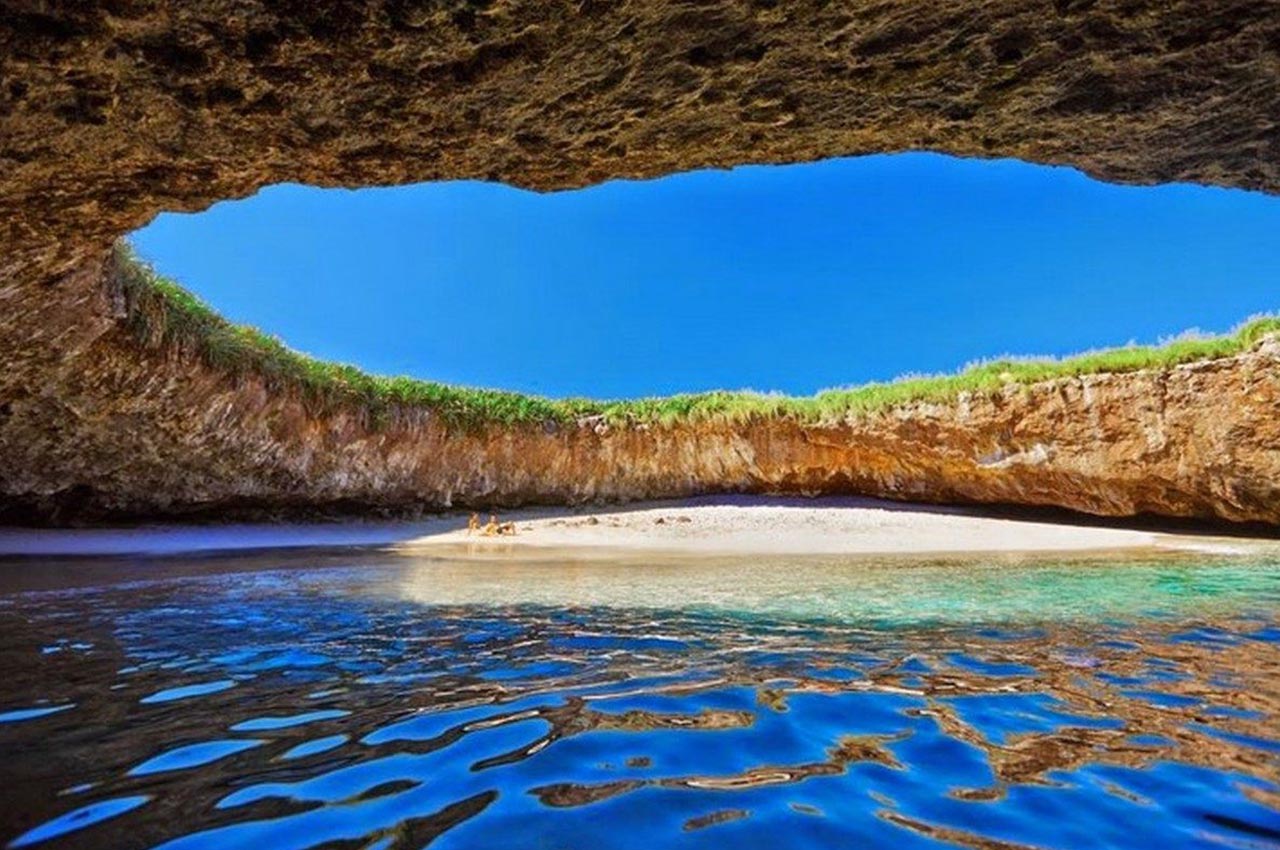 Marieta Island’s Hidden Beach, Mexico