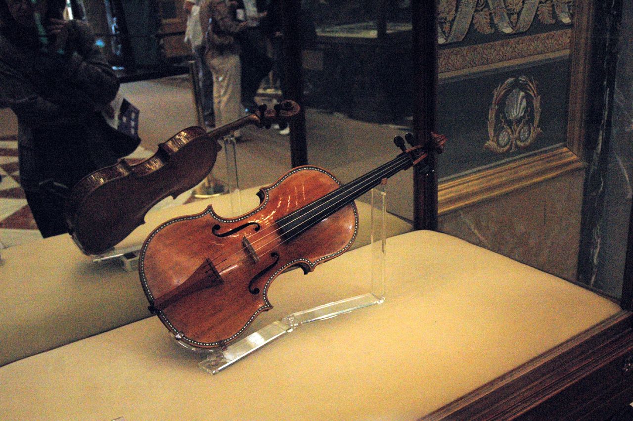Gibson Stradivarius
