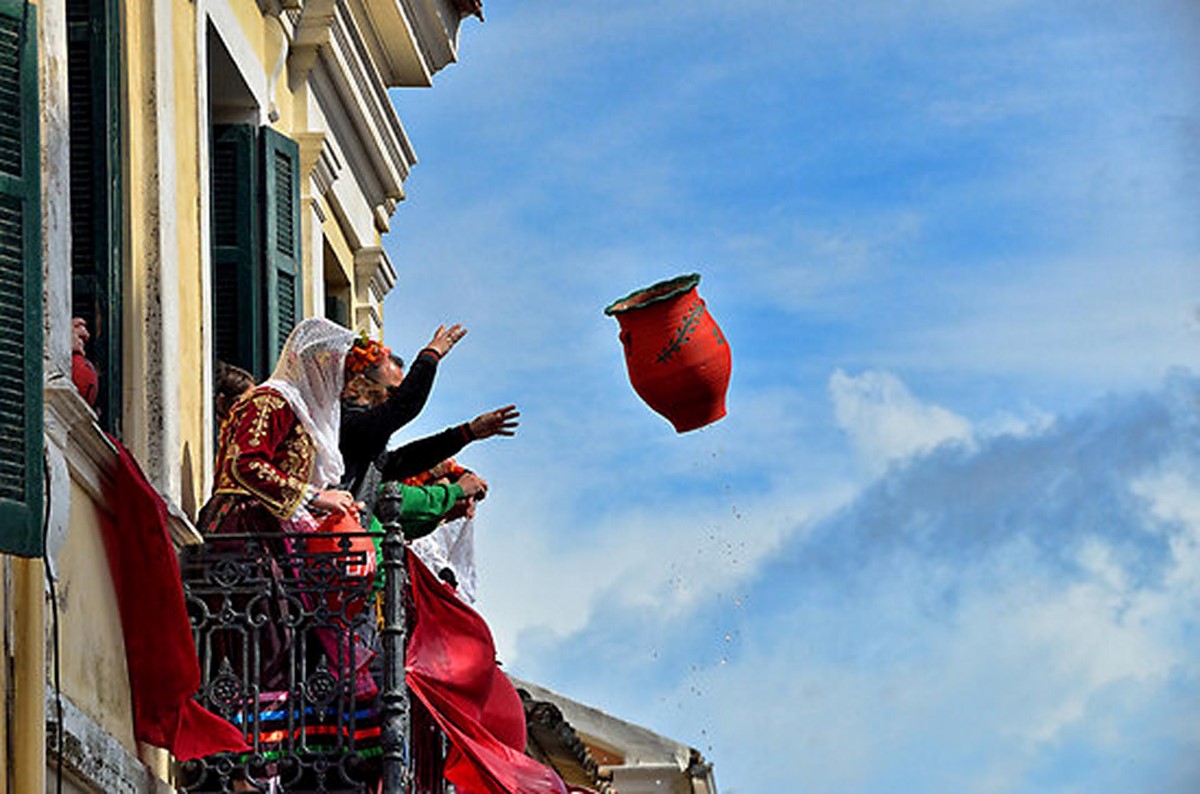 Clay Pot Throwing