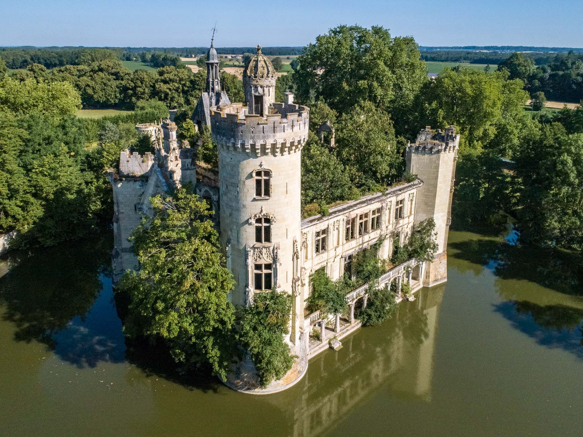 Château de la Mothe-Chandeniers, France