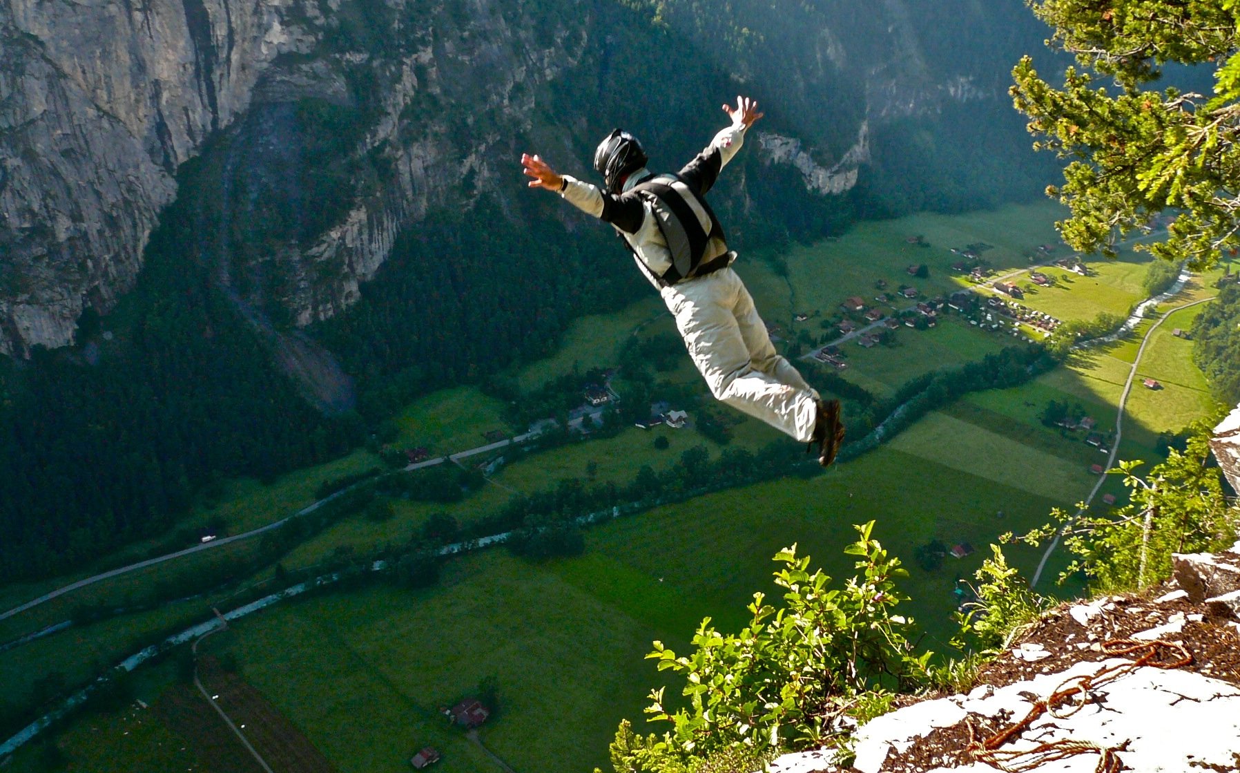 BASE jumping