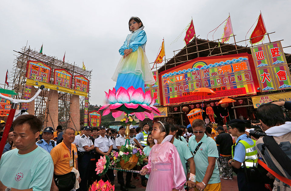 Cheung Chau Bun Festival , Hong Kong